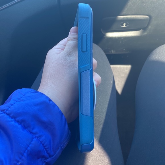 Blue Otterbox iPhone XR case - Picture 4 of 5